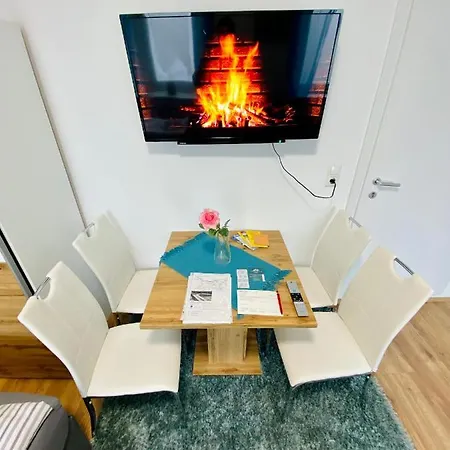 Einzimmer-apartment 25 M2 Gartenzinken Im Zentrum Von * באד אישל